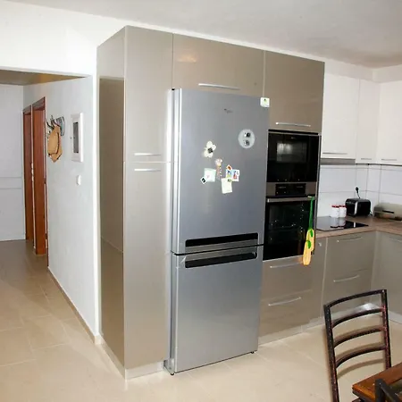 Virginia Place Apartment